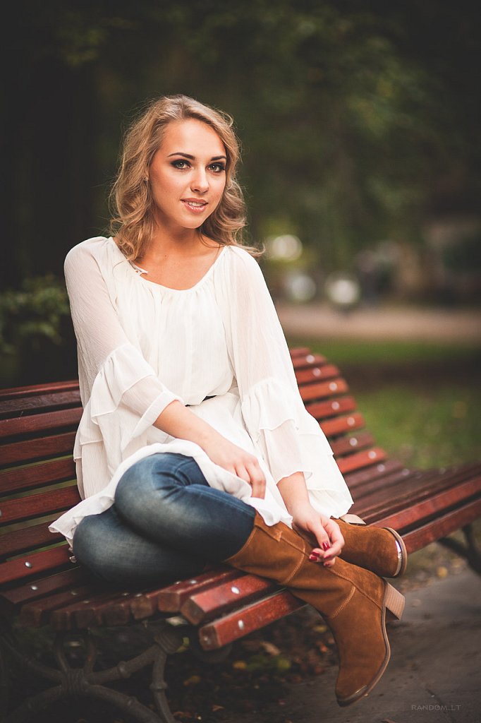  Fotosesija mieste  2014  asmeninė fotosesija  asmeninė fotosesija vilniuje  bench  blonde  fotosesija  mergina  mieste  natūrali šviesa  park  parkas  portrait  portretas  suoliukas  šviesiaplaukė  by RANDOM.LT 