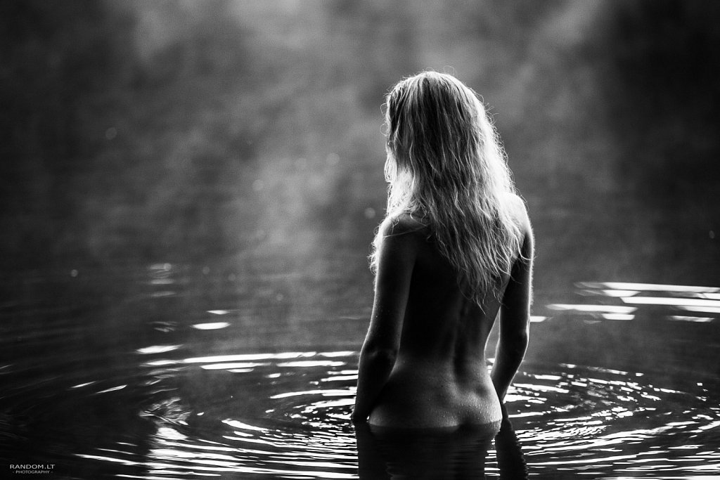 nude Nude fotosesija gamtoje  asmeninė fotosesija  ežeras  fotosesija  girl  implied  lake  mergina  nude  nude fotosesija  nuoga  nuogas kūnas  vanduo  water  woman  by RANDOM.LT 